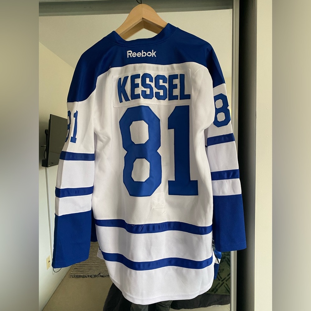 Toronto Maple Leafs Kessel#81 - Stitched name and numbers. Size is 48/ S to M.